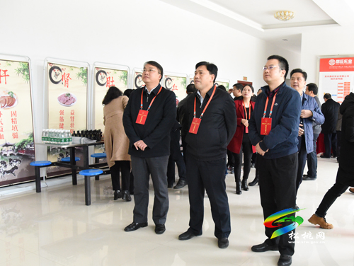 省十三届人大铜仁团代表视察我市生态畜牧业发展情况