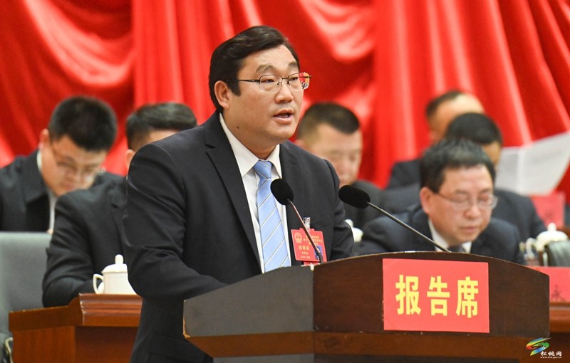 县十七届人大四次会议开幕